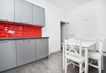 1 bed house share to rent in Towneley Street, Burnley, BB10 - Photo 5