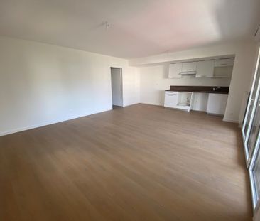 Location Appartement 4 pièces 81m² ST HERBLAIN 44800 - Photo 2