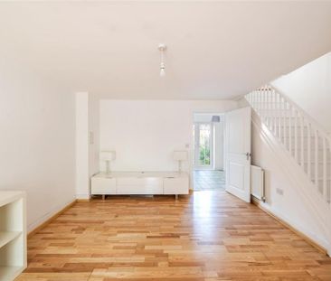 3 bedroom end of terrace house to rent - Photo 4