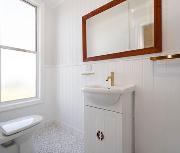 Character, Comfort and Convenience in the Heart of Bundaberg - Photo 4
