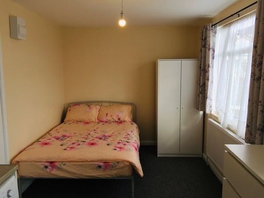 Studio Flat, Grenoble Gardens, N13 - Photo 1