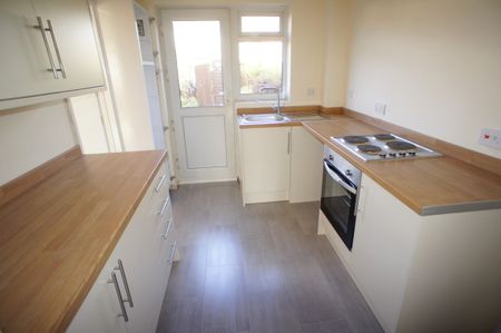 3 bedroom house to rent Heathcote Close, Alvaston, Derby V, Derbyshire, DE24 - Photo 4