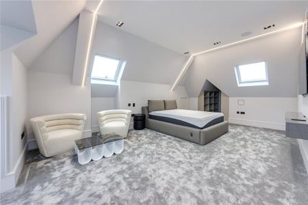 5 bedroom detached house to rent - Photo 4