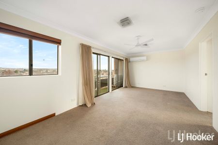 Fantastic 2 Bedroom 1st Floor Unit - Photo 5