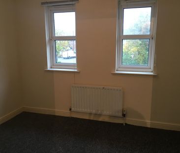 2 bedroom terraced house for rent - Photo 6