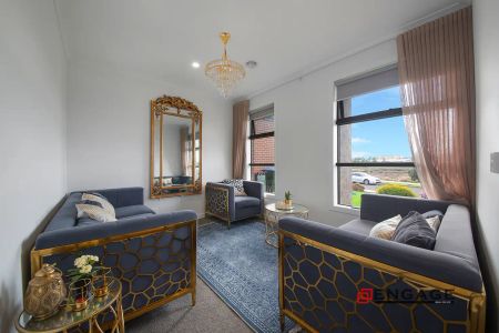 “Spacious family home near all amenities!” - Photo 2