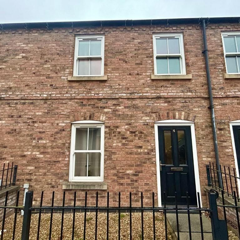 3 bedroom terraced house to rent - Photo 2