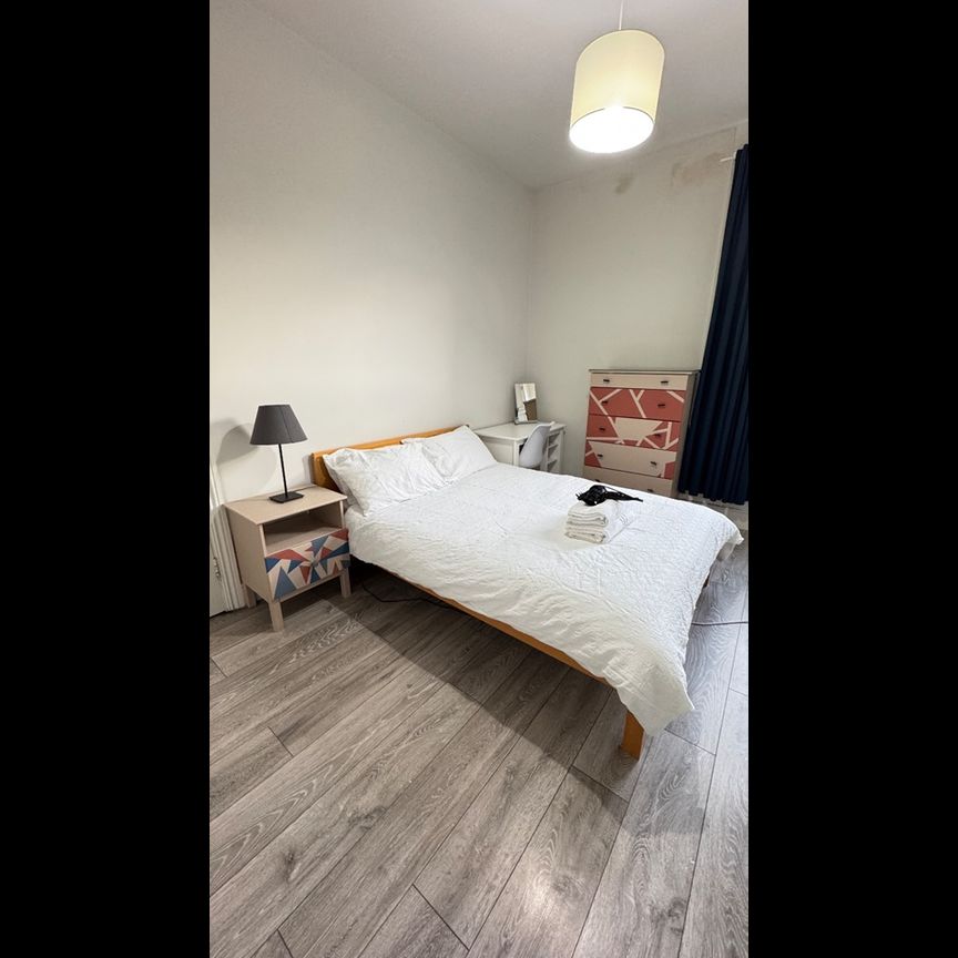 Room in a Shared Flat, Chamberlayne Road, NW10 - Photo 1