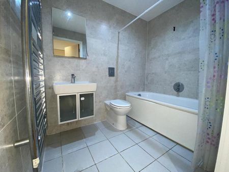 2 bedroom flat to rent - Photo 3