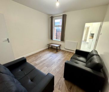 4 bedroom terraced house to rent - Photo 1