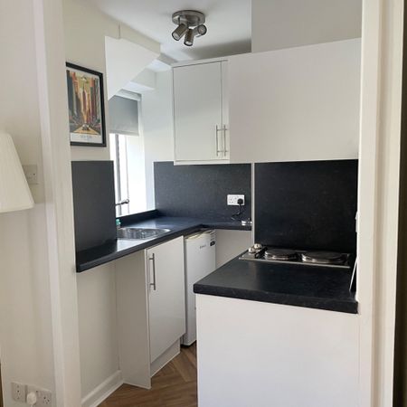 Studio Flat, Clifford's Inn, EC4A - Photo 3