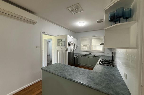 THREE BEDROOM FAMILY HOME - SOUTH DUBBO GEM - Photo 1