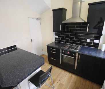 3 bedroom end of terrace house to rent - Photo 6