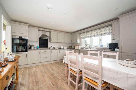 Glemsford, Sudbury, Suffolk, CO10 - Photo 4