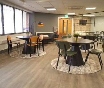 Studio Bronze - Photo 2