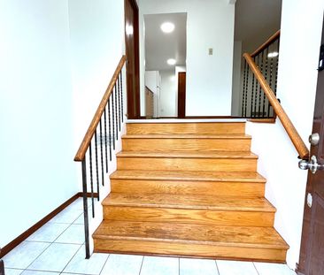 For Lease - 44 Lady Churchill Court, Toronto, Ontario - Photo 2