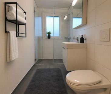 3.5 Zi Wohnung zt im Dach mit viel Charme - Photo 5