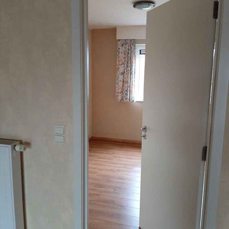 Ruim instapklaar appartement met 2 slaapkamers in hartje Neerpelt - Photo 1
