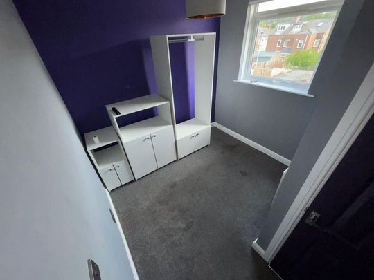 1 bedroom in a house share to rent - Photo 1