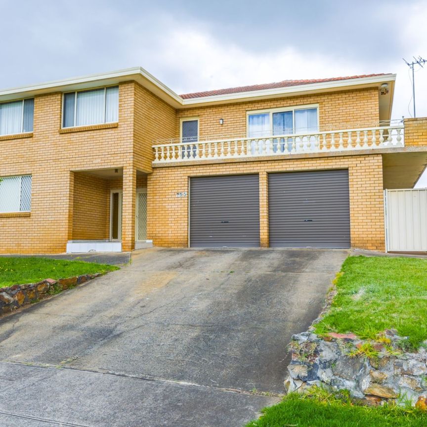 3 Bedrooms Home Close to All Amenities&excl;&excl;&excl; - Photo 1