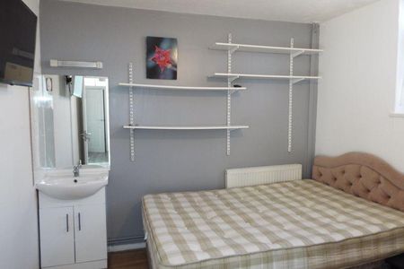 5 bedroom terraced house to rent - Photo 2