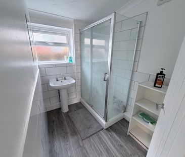Room For Rent 32, Playfair Road, Southsea - Photo 4