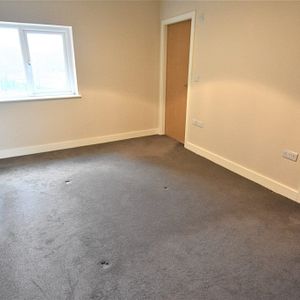 1 Bedroom Detached Bungalow To Rent - Photo 2