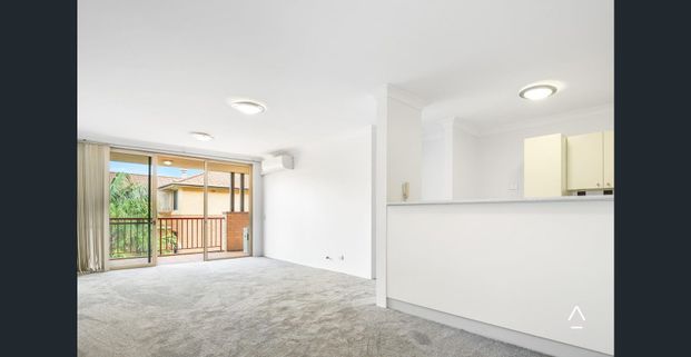 Stunning Two Bedroom Apartment! - Photo 1