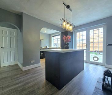 3 bedroom semi-detached house to rent - Photo 6