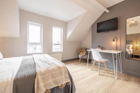 Room 5, 57 Ballygomartin Road, Belfast, BT13 3LB - Photo 4