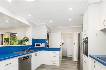 Picture Perfect Family Home - North Rocks Public & Muirfield High School Catchment - Photo 3