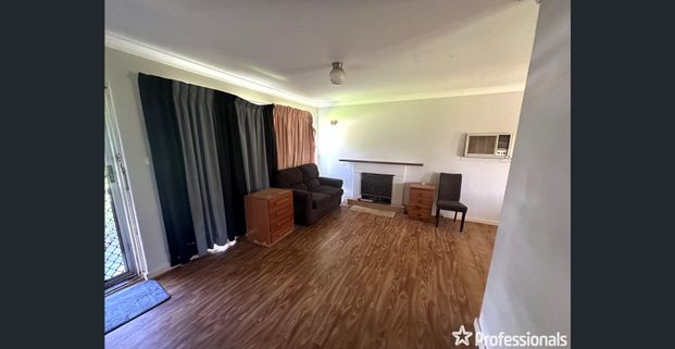 WALK TO ARMADALE SHOPPING CENTRE AND TRAIN STATION! - Photo 1