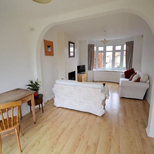4 Bedroom Semi Detached To Let - Photo 1