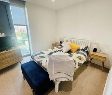 Master double room 2mins from Battersea Power Station - Photo 4