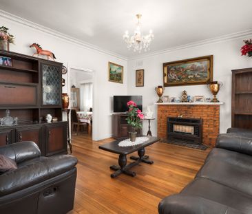 Lush, Lifestyle Living! - Photo 4