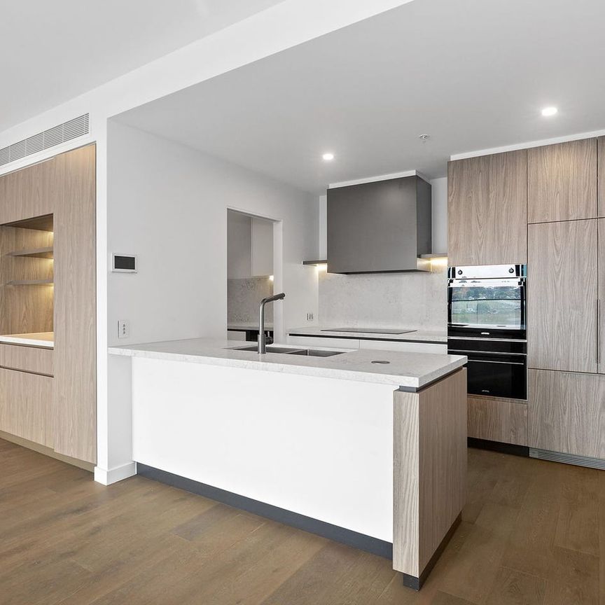 Architect Designed Townhouse in the Heart of Alphington - Photo 1