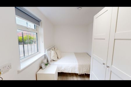 Room in a Shared Flat, Russell St, NG7 - Photo 3