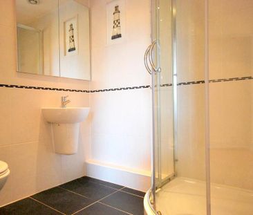 2 bedroom flat to rent - Photo 4