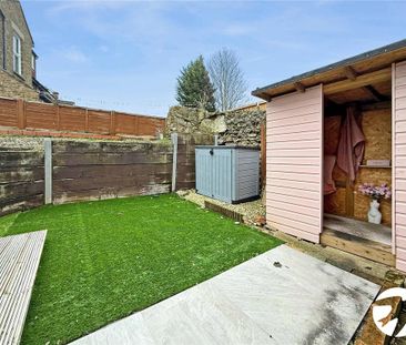 2 bedroom semi-detached house to rent - Photo 5