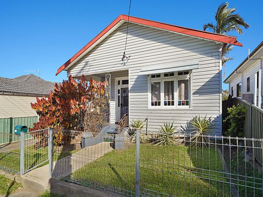 1/587 Glebe Road, Adamstown NSW 2289 - House For Rent | Domain - Photo 1