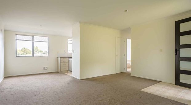 Modern Home in Manurewa - Photo 1