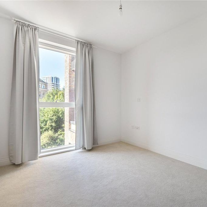 4 bedroom terraced house to rent - Photo 1