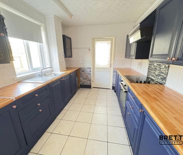 3 bedroom semi-detached house to rent - Photo 4