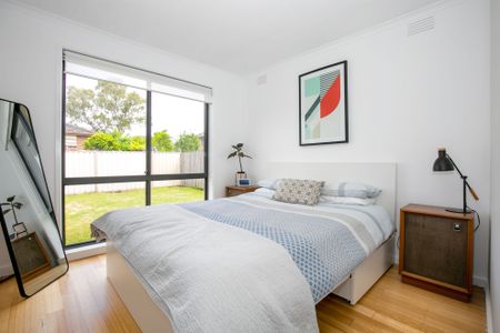 Beautifully and impeccably presented! - Photo 4