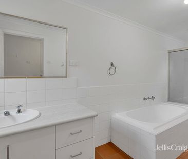 Two-Bedroom House in Brunswick West - Photo 4