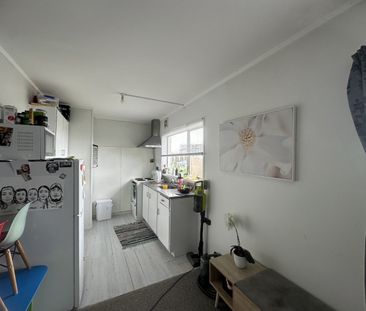 Affordable 2 bedroom unit in Onehunga - Photo 1