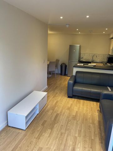 2 bedroom apartment to rent - Photo 5