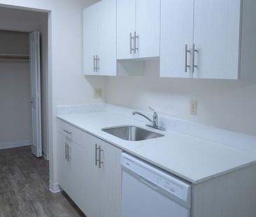 Summerland Apartments - Photo 2