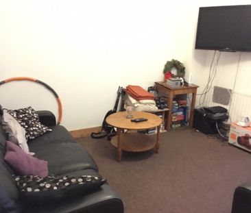 1 bedroom house to rent - Photo 2