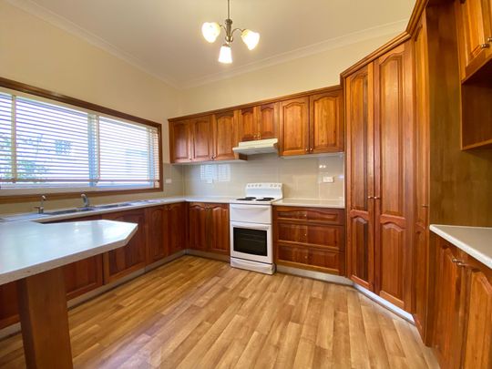 10 Cambridge Avenue, 2200, Bankstown Nsw - Photo 1